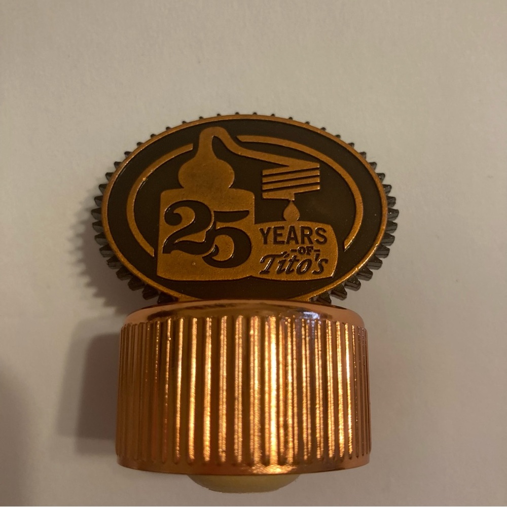 NIB Tito’s Vodka 25th Anniversary bottle stopper